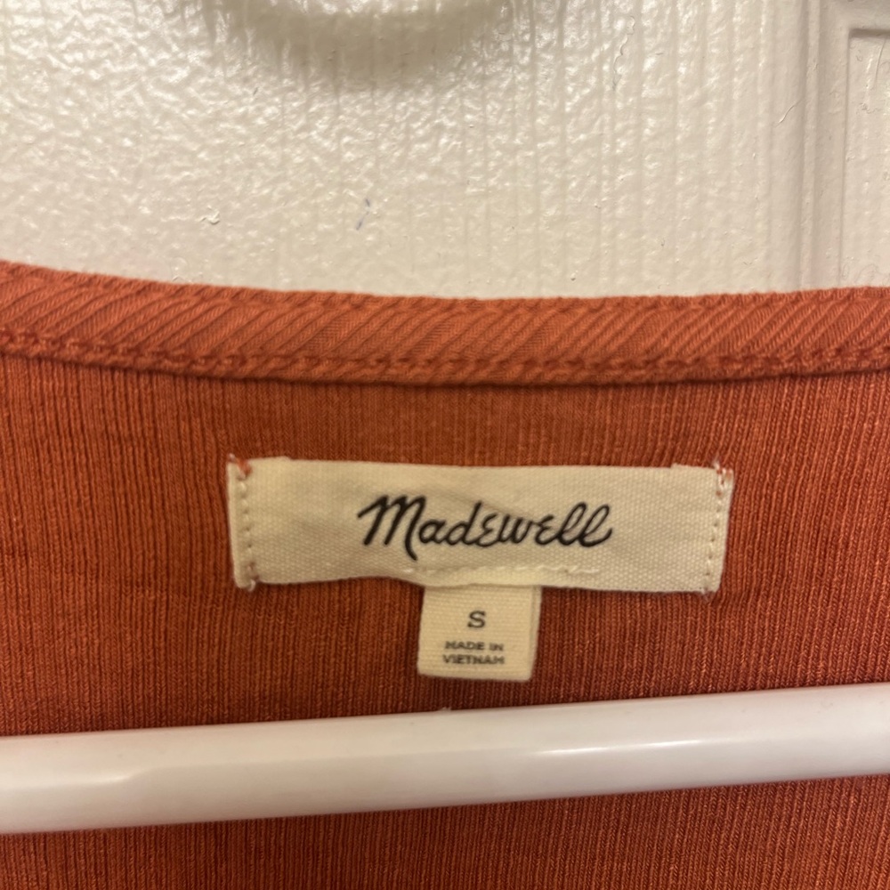 Madewell Ribbed Button Front Tee - Picture 4 of 5